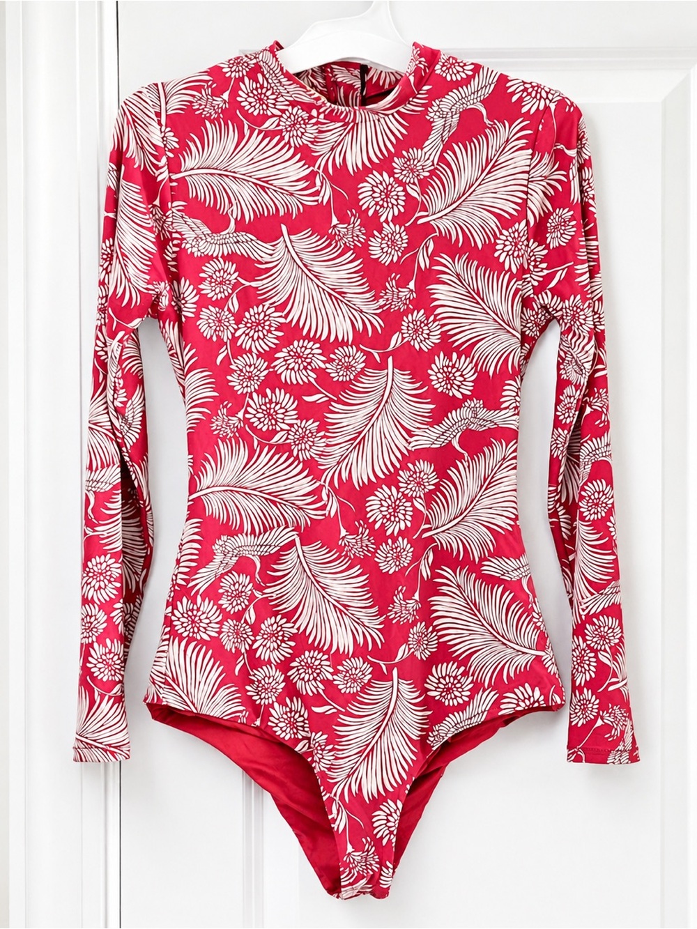Society Amuse Floral Tropical Long-Sleeve One-Piece Swimsuit Rash Guard L